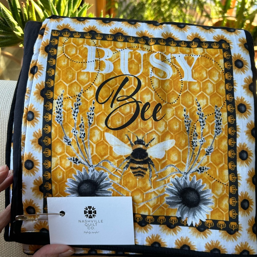 Handmade quilt table runner “bees” 40x20